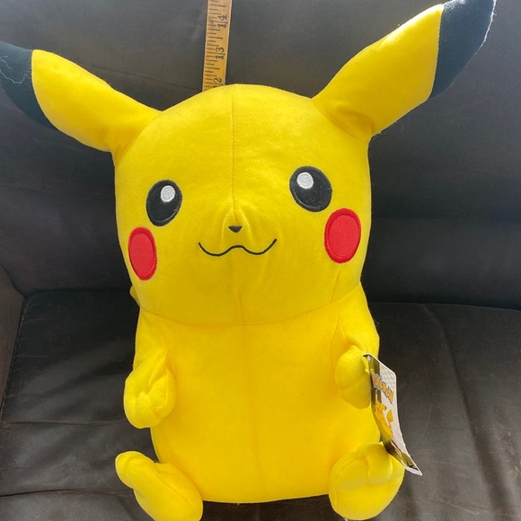 Pokemon Pikachu Plush in Bright Yellow - Picture 9 of 9